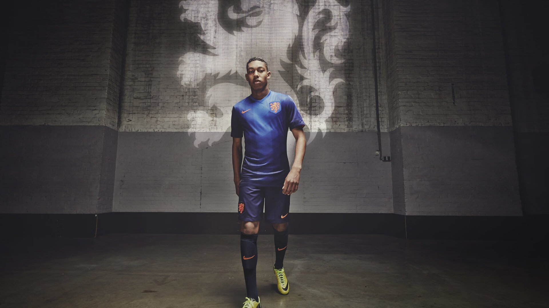 开云体育中国官网-技术细腻 施瓦茨自由泳打出节奏美学，swolf自由泳